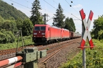Doppeltraktionen bei der DB sind häufig Leerüberführungen statt Lastvorspanndienste, wie hier bei FIR 51934 (Kornwestheim - Gremberg) mit 185 314 + 185 098 bei Rheinbrohl auf der rechten Rheinstrecke. (07.08.2010) <i>Foto: Joachim Bügel</i>
