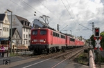 Ein Lokzug mit 140 837, 155 110, 185 083 und 185 068 auf der Fahrt von Mainz-Bischofsheim nach Gremberg in Rüdesheim. (28.08.2010) <i>Foto: Joachim Bügel</i>