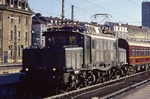 Nach ihrer Außerdienststellung am 30. Juni 1988 beim Bw Nürnberg 2, wurde 194 192 von Eisenbahnern vor der Verschrottung bewahrt. Anschließend wurde sie vom Bayerischen Eisenbahnmuseum (BEM) erworben und ist seit April 2000 als E 94 192 wieder unterwegs. (05.2001) <i>Foto: Bernhard P. Reichert</i>