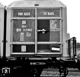 Durch neue Konzepte wie dem "Haus-Haus-Verkehr" versuchte die DB dem schwindenden Güterverkehrsaufkommen Anfang der 1960er Jahre entgegenzutreten. Dabei sollten Güter vom Absender bis zum Empfänger direkt transportiert werden, wobei es nicht darauf ankam, ob dies durch Direkttransporte auf der Schiene oder durch kombinierte Transporte Schiene/Straße erfolgte. (1965) <i>Foto: Johannes Glöckner</i>