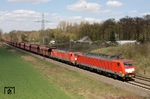189 035 und 189 041 mit dem 5400 t-Erzzug GM 48715 von Maasvlakte (NL) nach Dillingen (Saar) bei Lintorf. (18.04.2013) <i>Foto: Wolfgang Bügel</i>