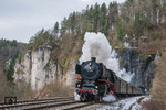01 150 hat soeben den Rotenfelstunnel im Pegnitztal verlassen und fährt Velden entgegen. (08.02.2014) <i>Foto: Joachim Schmidt</i>