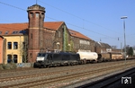 Die 2009 bei Siemens gebaute ES 64 F4-290 war ursprünglich als MRCE-Dispolok für ERS-Railways im Einsatz. Mittlerweile in Diensten von DB-Schenker Rail bespannte sie den EZ 51154 von Hagen-Vorhalle nach Gremberg, aufgenommen in Wuppertal-Unterbarmen. (06.03.2014) <i>Foto: Wolfgang Bügel</i>