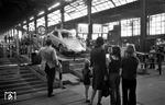Ausladung in der Reisezuganlage des Bahnhofs Hamburg-Altona. (1972) <i>Foto: Walter Hollnagel</i>