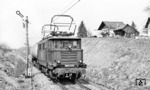 Keine schwere Last hatte 144 001 mit Üg 67621 auf der Strecke Tutzing - Kochel zu befördern. (26.04.1978) <i>Foto: Frank Lüdecke</i>