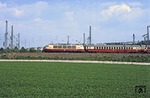 In Höhe der Abzweigstelle Linden bei Wuppertal-Vohwinkel ist 103 167 mit IC 524 "Heinrich der Löwe" (München - Braunschweig) unterwegs. (05.05.1980) <i>Foto: Wolfgang Bügel</i>