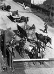 Momentaufnahme an einem unbekannten Bahnübergang in der Peripherie Berlins. (1938) <i>Foto: RVM (Ittenbach)</i>
