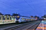 Zu früher Stunde um 6.20 Uhr erreicht NX 358 als RB 27806 (Köln Hbf - Wuppertal-Oberbarmen) den Solinger Hauptbahnhof. (16.03.2016) <i>Foto: Joachim Bügel</i>