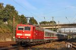 Einen Kilometer weiter hat der Zug mit der Namenslok „Lorraine“ den Bahnhof Gruiten erreicht und fährt auf dem Kölner Gleis in Richtung Solingen.  (28.09.2016) <i>Foto: Joachim Bügel</i>