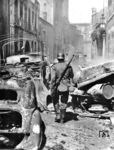 Zerstörungen in Gien an der Loire nach dem deutschen Bombenangriff. (19.06.1940) <i>Foto: RVM</i>