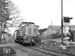 Ausfahrt des Personenzuges aus Mosbach im Haltepunkt Langenelz. (04.05.1973) <i>Foto: Dieter Kempf</i>