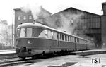 SVT 137 273 (Bauart "Köln") der Reichsbahn der DDR verlässt als TS 55 "Vindobona" den Franz-Josefs-Bahnhof in Wien. (1958) <i>Foto: Joachim Claus</i>