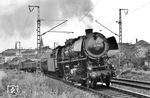 44 756 fährt mit einem Güterzug bei Friedberg nordwärts. (04.07.1964) <i>Foto: Kurt Eckert</i>