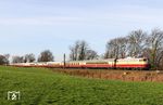 E 10 1309 der TRI Train Rental Eckental-Eschenau, mit dem Rheingold-Sonderzug DPF 50 von Köln nach Papenburg zwischen Haan und Gruiten. (11.03.2017) <i>Foto: Joachim Bügel</i>