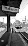 141 087 erreicht mit N 7155 den Bahnhof Wixhausen, nördlich von Darmstadt. (16.09.1979) <i>Foto: Johannes Glöckner</i>