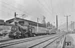 ÖBB 57.294 (Sigl/Wien, Baujahr 1921) mit einem Güterzug vor dem Hüttenwerk Donawitz in der Obersteiermark. (25.08.1966) <i>Foto: Kurt Eckert</i>