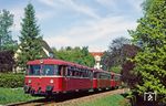 797 506 mit 998 260 und 998 703 als N 6617 auf dem Weg nach Göppingen in Schwäbisch Gmünd. Zum 2. Juni 1984 (Beginn des Sommerfahrplans) wurde der Personenverkehr auf der Gesamtstrecke eingestellt. (19.05.1984) <i>Foto: Wolfgang Bügel</i>