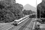ÖBB 4010.003 und 4010.005 fahren als TS "Transalpin" durch den Bahnhof Brannenburg, südlich von Rosenheim. (04.06.1973) <i>Foto: Joachim Claus</i>