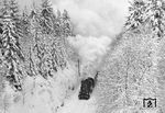 Im Schneetreiben fährt 89 7159 durch die Bilderbuch-Winterlandschaft bei Lützel. (24.02.1973) <i>Foto: Joachim Claus</i>