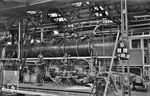 Nach ihrer Ausmusterung am 14.07.1958 wurde 05 001 in das DB-Ausbesserungswerk Weiden (Oberpf) überführt. Dort erhielt sie für ihre spätere Aufbewahrung im Verkehrsmuseum Nürnberg ein optische Aufarbeitung mit Rekonstruktion der Stromlinienverkleidung.  (22.06.1962) <i>Foto: Gerhard Moll</i>