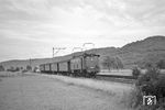 E 32 06 (Bw Basel) mit P 2489 auf der Wehratalbahn bei Säckingen. (16.08.1957) <i>Foto: Helmut Röth *</i>