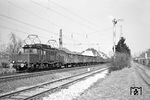 E 94 092 mit einem Güterzug bei Heidelberg-Kirchheim auf dem Weg nach Kornwestheim. (23.03.1958) <i>Foto: Helmut Röth *</i>