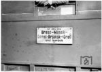 Während des Zweiten Weltkrieges wurde eine neue Zuggattung, der sogenannte Schnellzug für Fronturlauber (SF-Zug) geschaffen, die ausschließlich für Wehrmachtsangehörige reserviert war. Das Bild zeigt das Zuglaufschild des SF-Zuges 886/986, der zwischen Brest(-Litowsk) und Orel verkehrte. (1942) <i>Foto: RVM</i>
