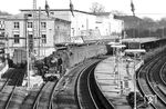 Das Personal der Osnabrücker 01 1078 (links vor der Lok) nutze den Aufenthalt des D 94 (Hamburg - Köln) in Wuppertal-Elberfeld für eine kurze Nachschau. (24.11.1963) <i>Foto: Wolfgang R. Reimann</i>