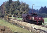 Keine große Mühe hatte 160 007 mit einem Übergabezug von Weilheim nach Kochel bei Penzberg. (19.10.1977) <i>Foto: Peter Schiffer</i>