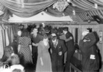 Tanzvergnügen im Sambazug von Hannover zum Rosenmontagszug nach Köln. (20.02.1950) <i>Foto: Hans Berkowski</i>