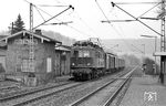 118 054 mit N 5883 nach Osterburken im heute aufgelassenen Haltepunkt Uiffingen bei Boxberg-Wölchingen. (12.1976) <i>Foto: Burkhard Wollny</i>