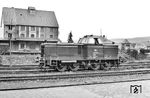 Noch ein Bild aus der Marburger Anfangszeit der V 65: V 65 009 setzt im Bahnhof Frankenberg/Eder um; sie kam über die Strecke Warburg - Marburg dorthin. (08.1958) <i>Foto: Reinhard Todt</i>