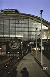 01 2204 ist mit D 176 in Berlin Ostbahnhof eingetroffen. (29.06.1976) <i>Foto: Dr. Uwe Knoblauch</i>