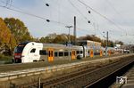 National Express setzt in der Zeit von 28.10. bis 14.12.2019 einen RRX-Zug auf der Linie RB 48 ein, um den Fahrzeugengpässen bei den planmäßig eingesetzten Talent-2-Fahrzeugen entgegenzutreten. Dabei wird die derzeitige Überkapazität an neuen RRX-Fahrzeuge des Typs Desiro HC ausgenutzt und gleichzeitig die Betriebsaufnahme des RE 6 (RRX) am 15. Dezember 2019 vorbereitet. 462 038 steht hier als RB 62086 nach Köln im Bahnhof Wuppertal-Oberbarmen. (08.11.2019) <i>Foto: Wolfgang Bügel</i>