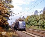 E 10 132 (Bw Frankfurt/M-1) mit einem Personenzug nach Darmstadt zwischen Frankfurt-Louisa und Neu-Isenburg. (10.1961) <i>Foto: Reinhold Palm</i>
