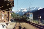 RhB Ge 4/4 II 614 "Schiers" (Indienststellung 14.87.1973) erreicht mit einem Personenzug den Bahnhof Serneus auf der Bahnstrecke Landquart – Klosters - Davos. (01.10.1981) <i>Foto: Peter Schiffer</i>