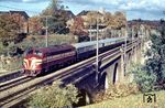 CFL 1601 fährt auf dem Weg zum Gare Centrale über das Viaduc Pulvermühl in Luxembourg. (28.10.1980) <i>Foto: Peter Schiffer</i>