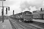 Als fünfte pr. T 12 war an diesem Freitagnachmittag 74 1244 als "Rangierlok 5" im Bahnhof Hamburg-Altona tätig. (12.05.1961) <i>Foto: Helmut Röth</i>