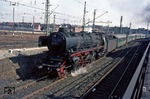012 105-3 (01 1105) verlässt mit einem Schnellzug nach Westerland den Bahnhof Hamburg-Altona. (05.1971) <i>Foto: K.D. Hensel</i>