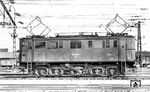 E 88 204 (ex BBÖ 1280.04) im Bahnhof Attnang-Puchheim. Nach dem Krieg erhielt die Lok ihre Ursprungsbezeichnung wieder zurück. (05.1940) <i>Foto: RVM-Filmstelle Berlin (Maey)</i>