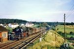 44 087 (Bw Kassel) fährt in Altenbeken ein. Im Januar 1973 wurde die Lok nach Rheine umstationiert. (24.08.1968) <i>Foto: Werner Fricke</i>