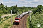 Mit einem leeren Kesselwagenzug nach Hof fährt 155 183 durch Leipzig-Marienbrunn. Der Zug ist ein sogenannter Elbtalumleiter und wird mit einer Diesellok von Hof nach Eger (Cheb) weiterbefördert. (14.06.2022) <i>Foto: Ralf Opalka</i>