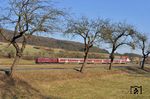 218 387 mit dem 628-Ersatzzug RB 23170 (Marburg/Lahn - Bad Laasphe) im Lahntal westlich von Caldern. (08.03.2011) <i>Foto: Zeno Pillmann</i>