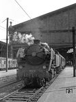 Die Baureihe 141 TC war eine Wendezug-Tenderlokomotive der SNCF. Bis Ende 1970 erledigten sie den Vorortverkehr zwischen Paris Nord (Foto) nach Beaumont-sur-Oise über Valmondois und Ermont-Eaubonne. (21.05.1969) <i>Foto: Wolfgang Bügel</i>