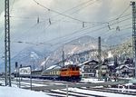 ÖBB 1145.16 fährt mit einem Personenzug aus Innsbruck in den Bahnhof Mittenwald ein. (1978) <i>Foto: Karsten Risch</i>