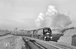 BR 34006 und 34057 vor einem Sonderzug der Somerset&Dorset Railtour des Locomotive Club of Great Britain (LCGB) bei Chilhampton nordwestlich von Salisbury in der südenglischen Grafschaft Wiltshire.  (05.03.1966) <i>Foto: Robin Fell</i>