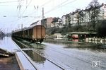 Überflutete Gleise im Bahnhof Bingen waren im Februar 1970 kein Grund, den Betrieb einzustellen. (02.1970) <i>Foto: Gerhard Röder</i>