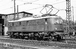E 18 055 (die letzte gebaute E 18 aus dem Jahr 1955) vom Bw München Hbf zu Gast im Bw Stuttgart Hbf. (05.1960) <i>Foto: Wolfgang Jahn</i>