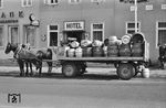 Faßbierauslieferung einer Göttinger Brauerei am 'Hotel Frankfurter Hof' in Göttingen.  (1963) <i>Foto: Detlev Luckmann</i>